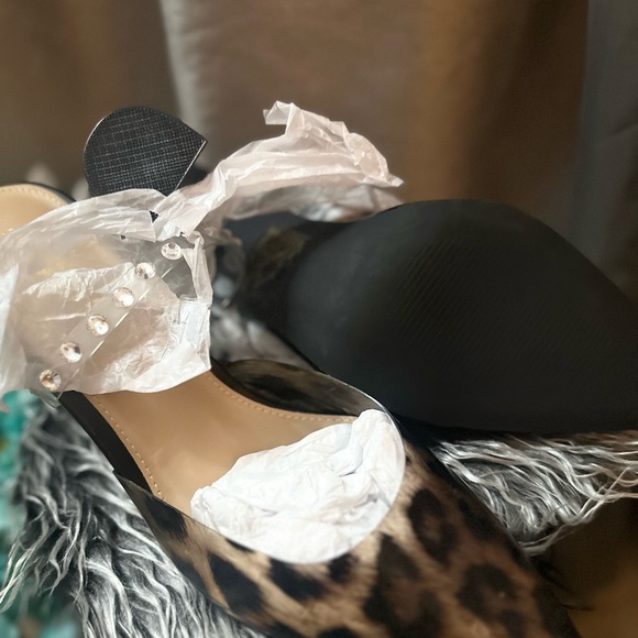 Leapord pointy heeled shoes NWT - Picture 8 of 12